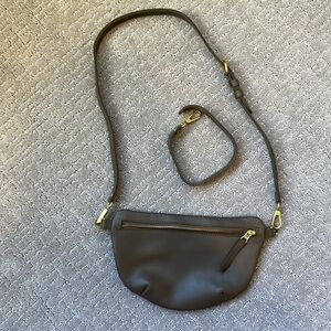 Abby Alley Sling Bag in Olive
